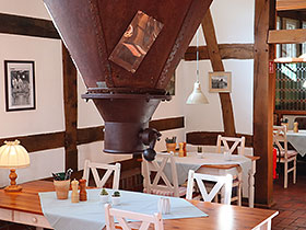 Historische Stadtmühle: Alter Trichter im Gastraum